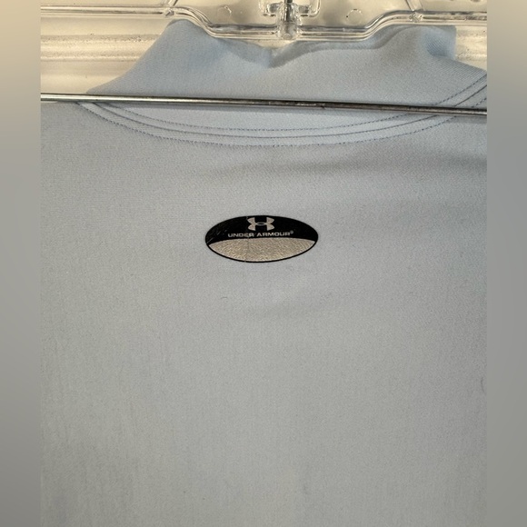 Under Armour‎ women’s baby blue form fitting turtleneck base layer. Size L - Picture 5 of 5